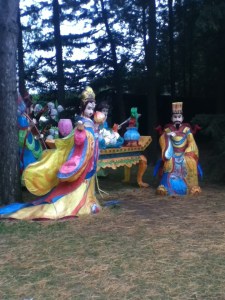 le jardin chinois, en cette journée brumeuse.
